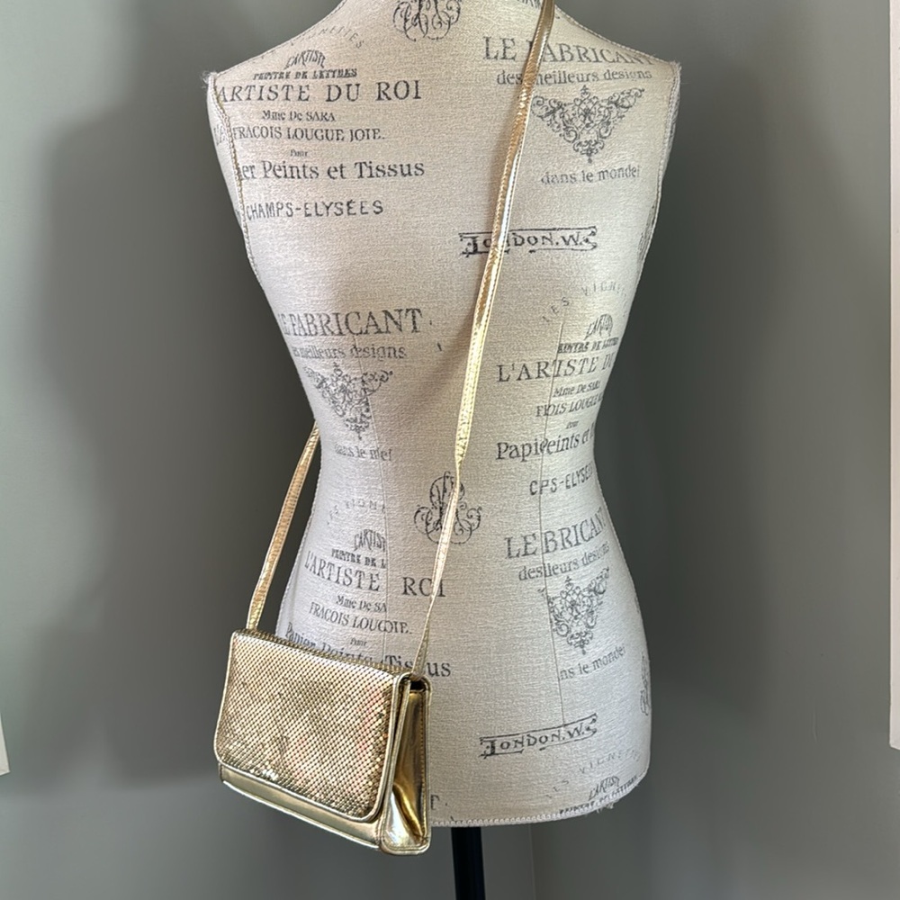Vintage (80’s) Whitings & Davis liquid gold, leather metallic Crossbody. GVC‎ - Picture 12 of 12